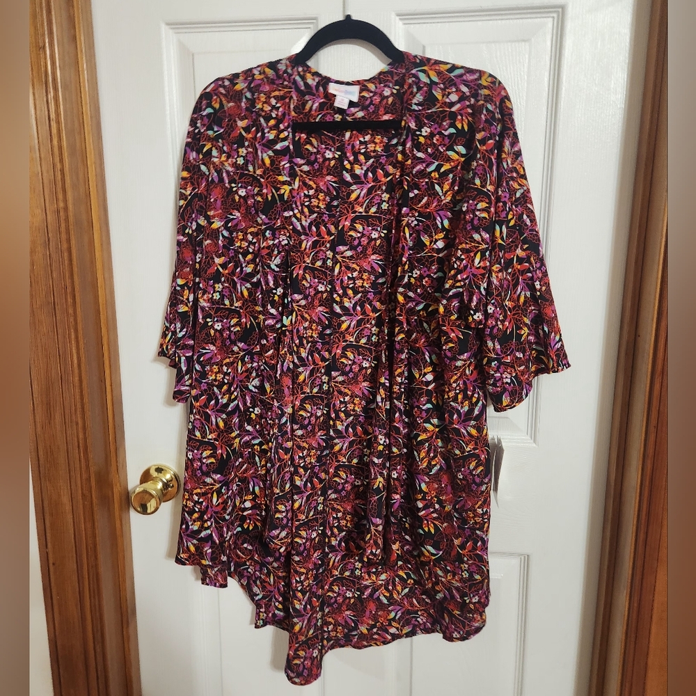 LulaRoe Lindsay Light Weight Sheer Cover-Up Size Medium NWT